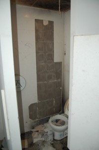 Baño destruído